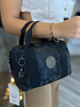 Cargar imagen en el visor de la galería, Bolso De Mano Negro
