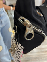 Cargar imagen en el visor de la galería, Bolso De Mano Negro
